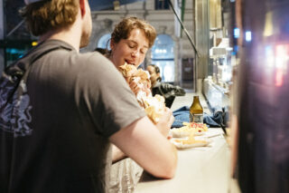 Bellys - Der Nachtwürstelstand am Grazer Hauptplatz